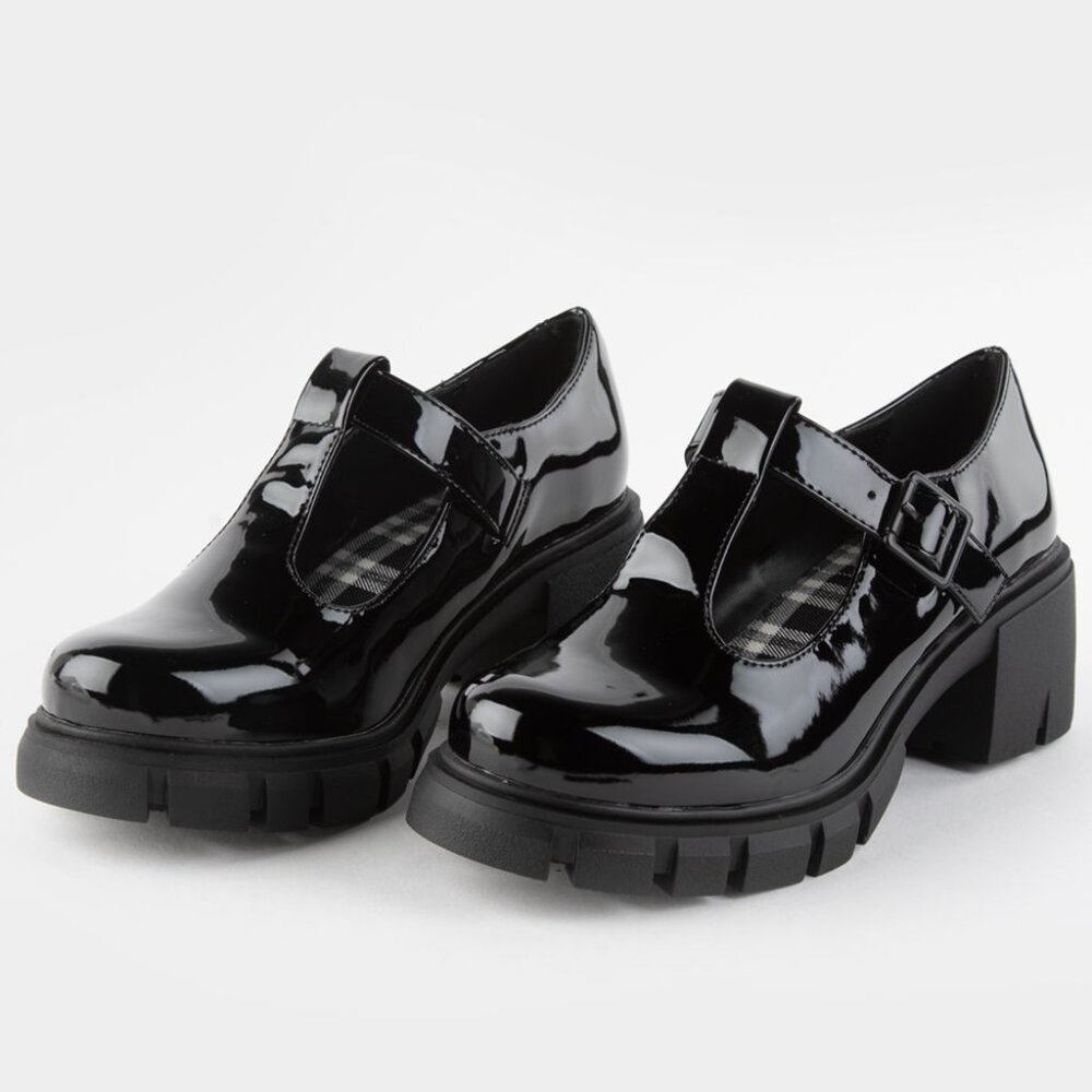 SODA Chunky Mary Jane black patent platform 8.5